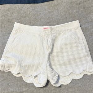 Lilly Pulitzer White Scalloped Hem Shorts